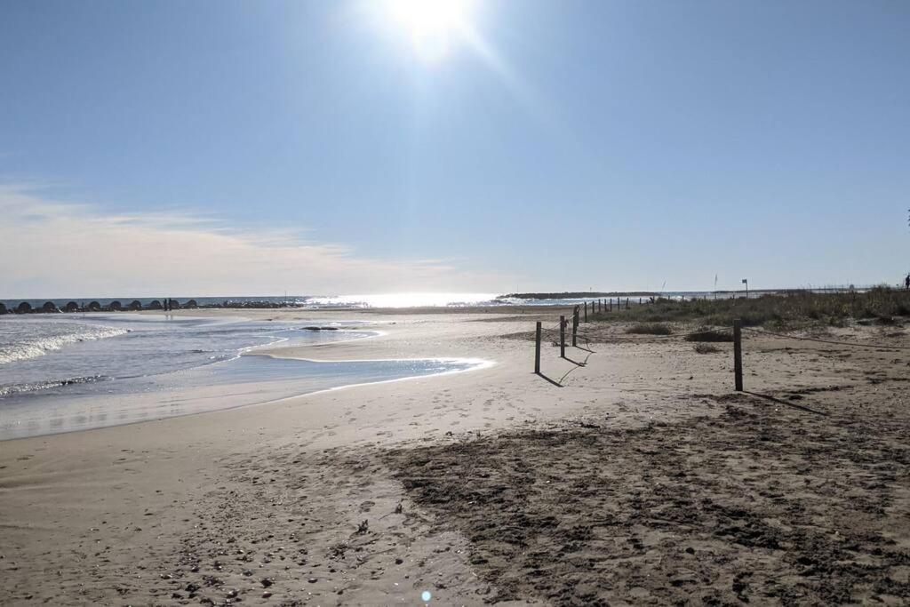 Nice Beachside 2-Bd Apt Near Barcelona Кунит Экстерьер фото