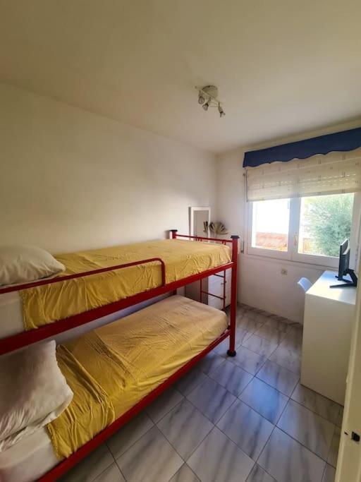 Nice Beachside 2-Bd Apt Near Barcelona Кунит Экстерьер фото