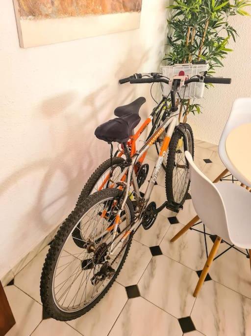 Nice Beachside 2-Bd Apt Near Barcelona Кунит Экстерьер фото