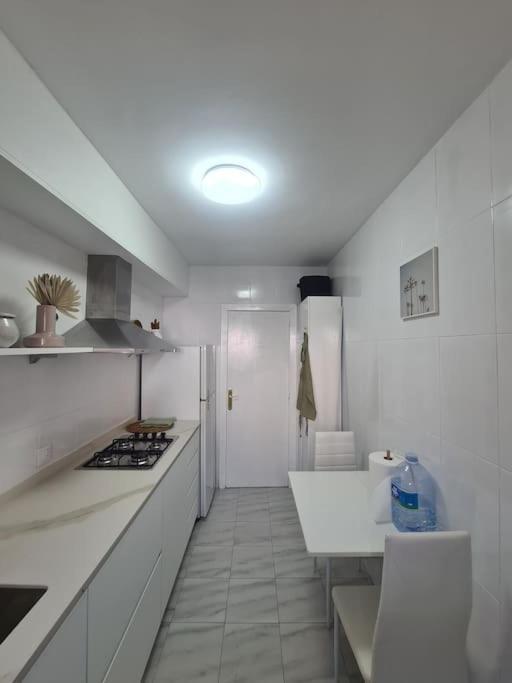 Nice Beachside 2-Bd Apt Near Barcelona Кунит Экстерьер фото