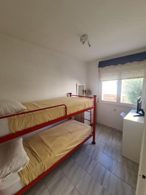 Nice Beachside 2-Bd Apt Near Barcelona Кунит Экстерьер фото