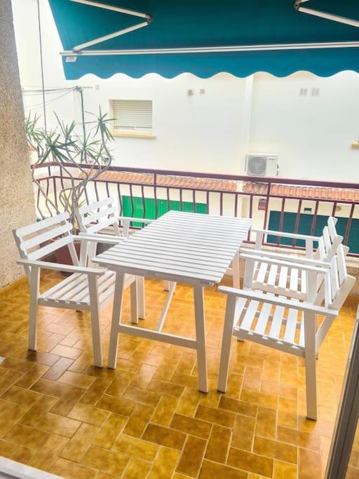 Nice Beachside 2-Bd Apt Near Barcelona Кунит Экстерьер фото