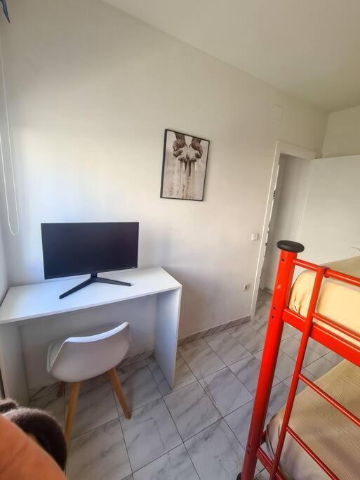 Nice Beachside 2-Bd Apt Near Barcelona Кунит Экстерьер фото