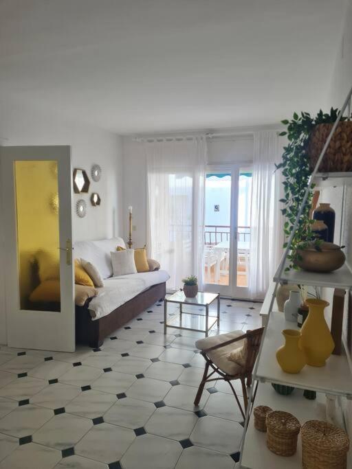 Nice Beachside 2-Bd Apt Near Barcelona Кунит Экстерьер фото