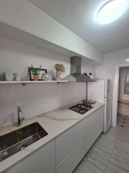 Nice Beachside 2-Bd Apt Near Barcelona Кунит Экстерьер фото